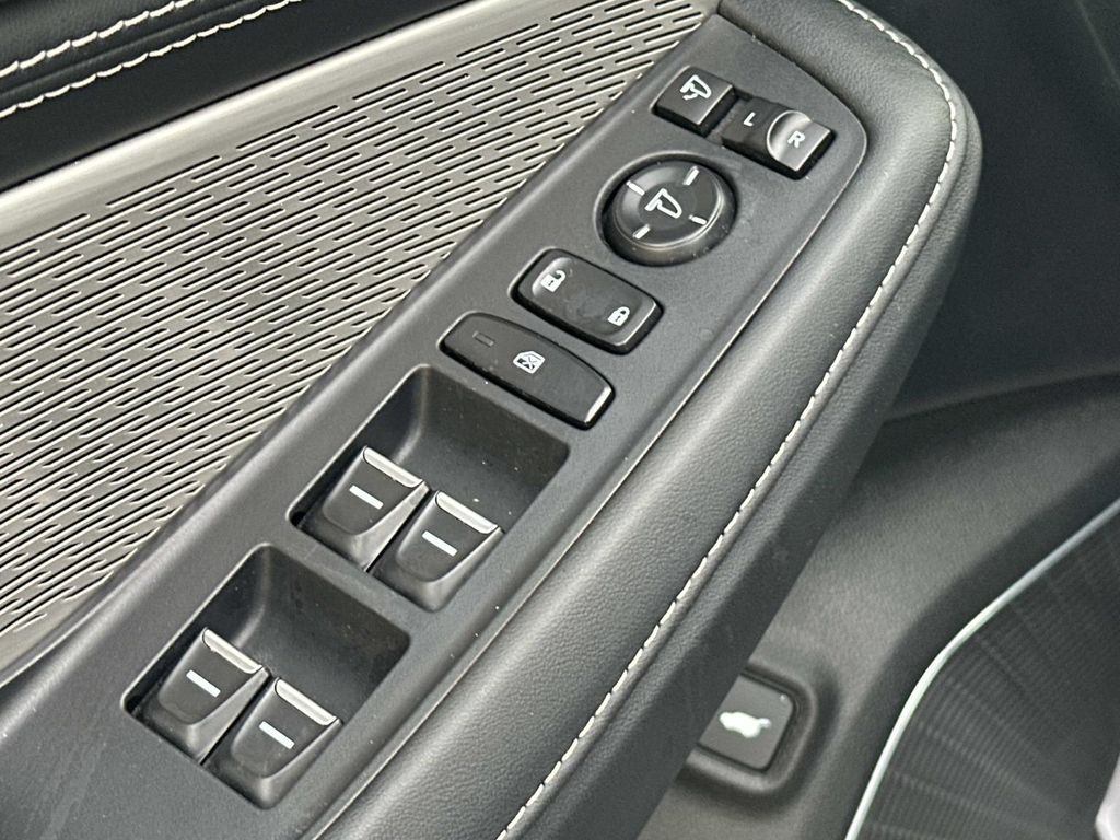 Thumbnail: 2022 Acura MDX - 32