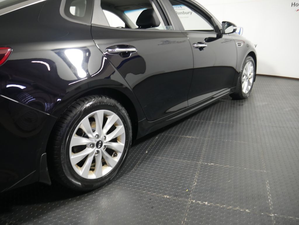 Thumbnail: 2018 Kia Optima - 4