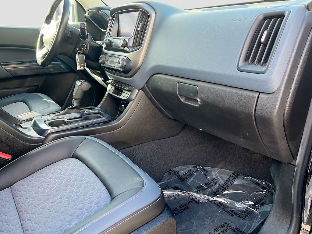 Used 2021 Black Chevrolet Z71 image 28