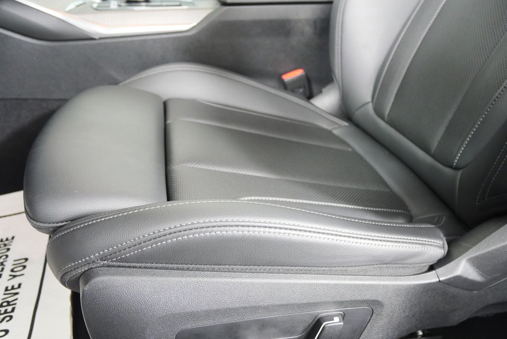 Thumbnail: 2025 BMW 4 Series - 10