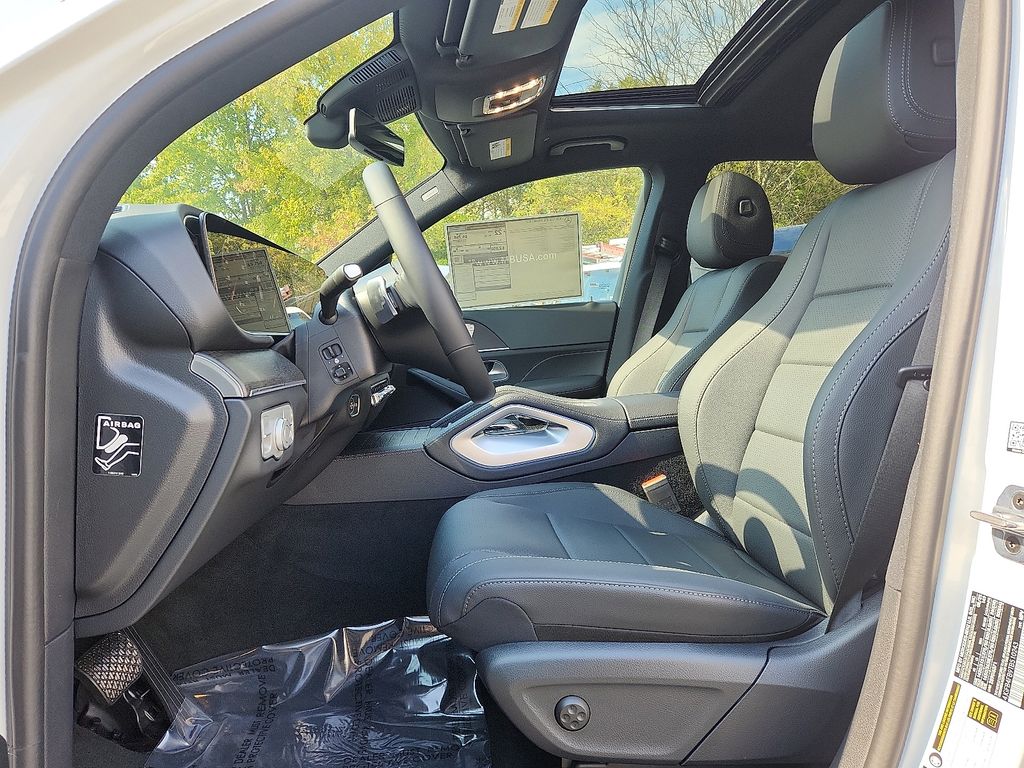 Thumbnail: 2026 Mercedes-Benz GLE - 9