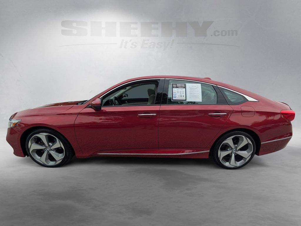 Used 2018 Red Honda Touring image 16