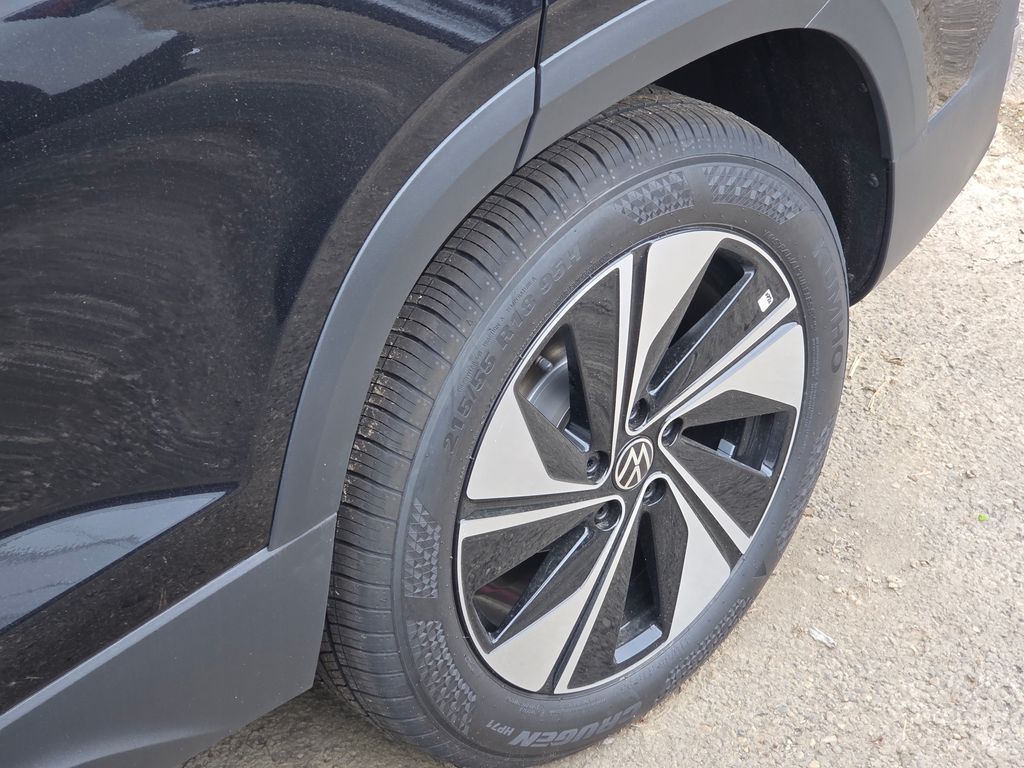 New 2026 Black Volkswagen 1.5T SE image 7
