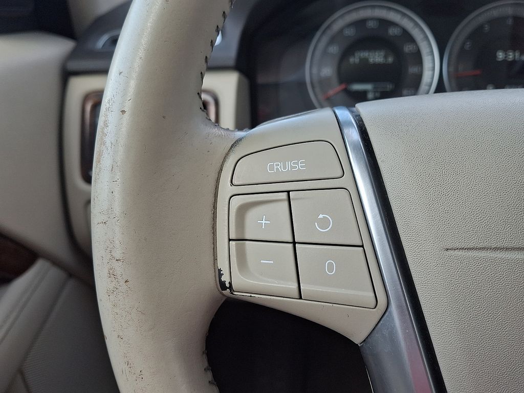 Thumbnail: 2012 Volvo XC70 - 20