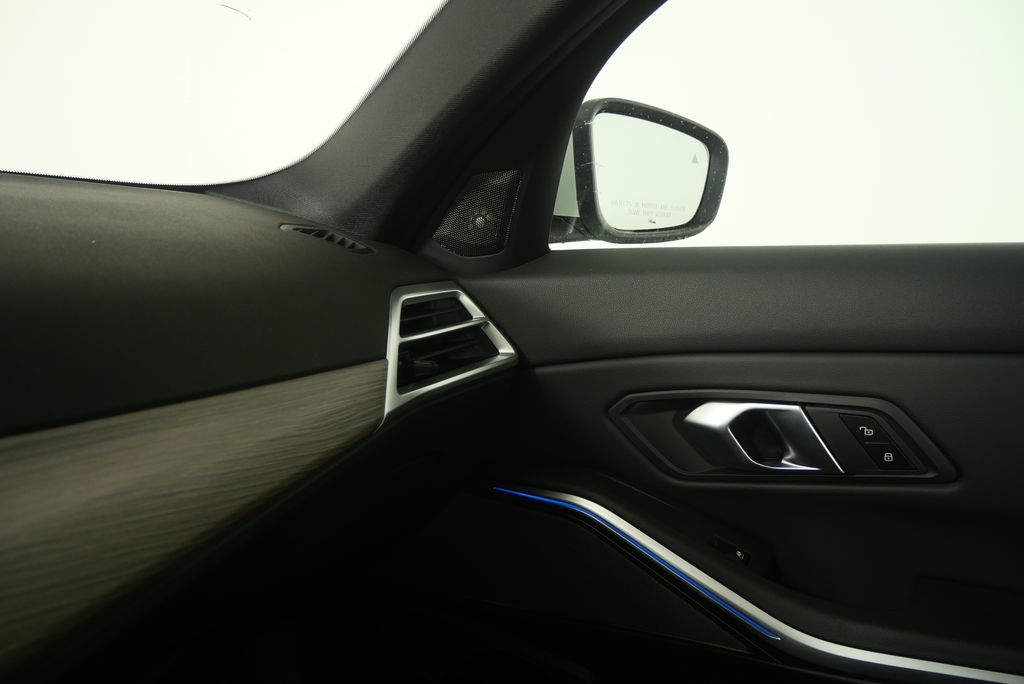 Thumbnail: 2025 BMW 3 Series - 27