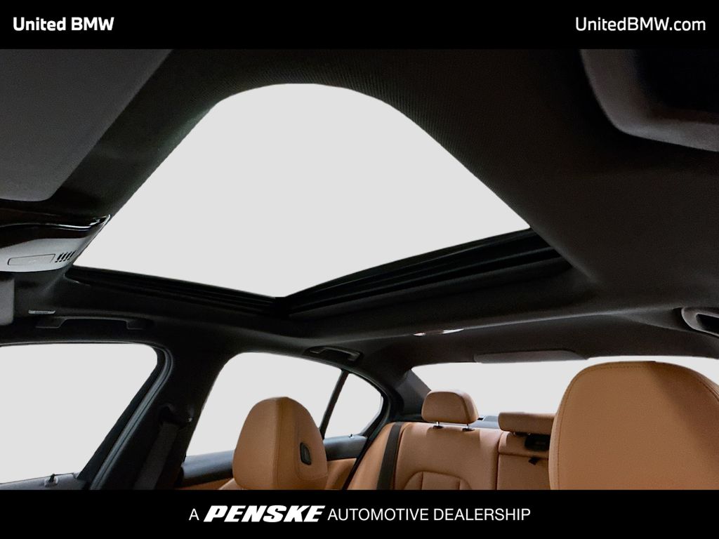 Thumbnail: 2024 BMW 3 Series - 12