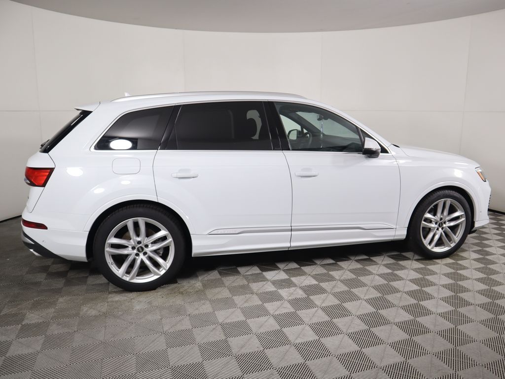 Thumbnail: 2025 Audi Q7 - 4