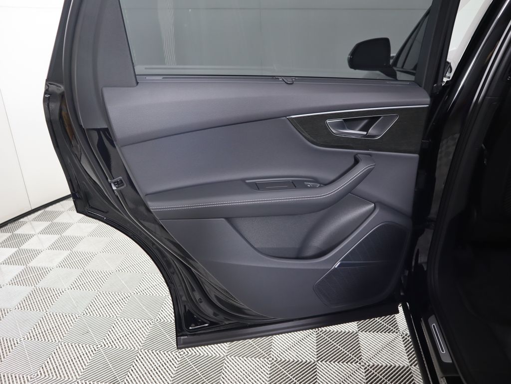 Thumbnail: 2026 Audi Q7 - 29