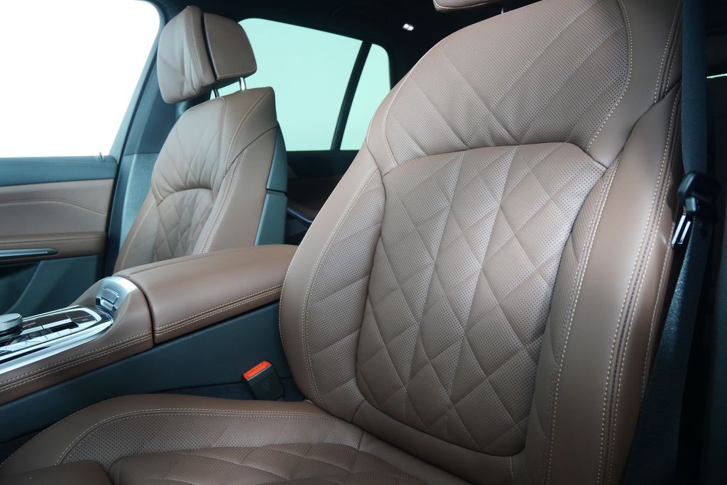 Thumbnail: 2026 BMW X5 - 10