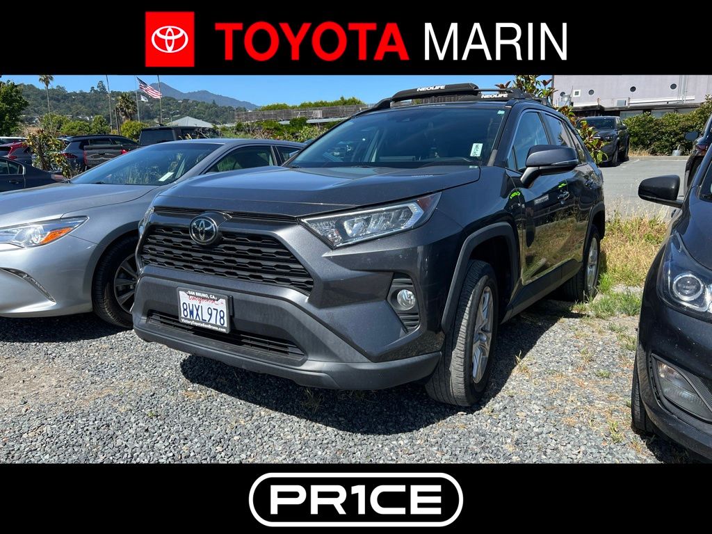 2021 Toyota RAV4 XLE AWD's photo