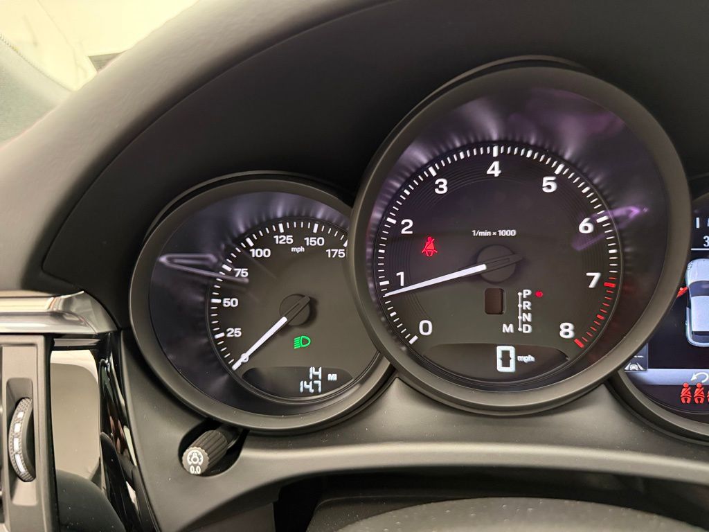 Thumbnail: 2026 Porsche Macan - 11