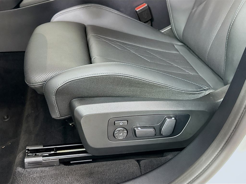 Thumbnail: 2025 BMW X3 - 19