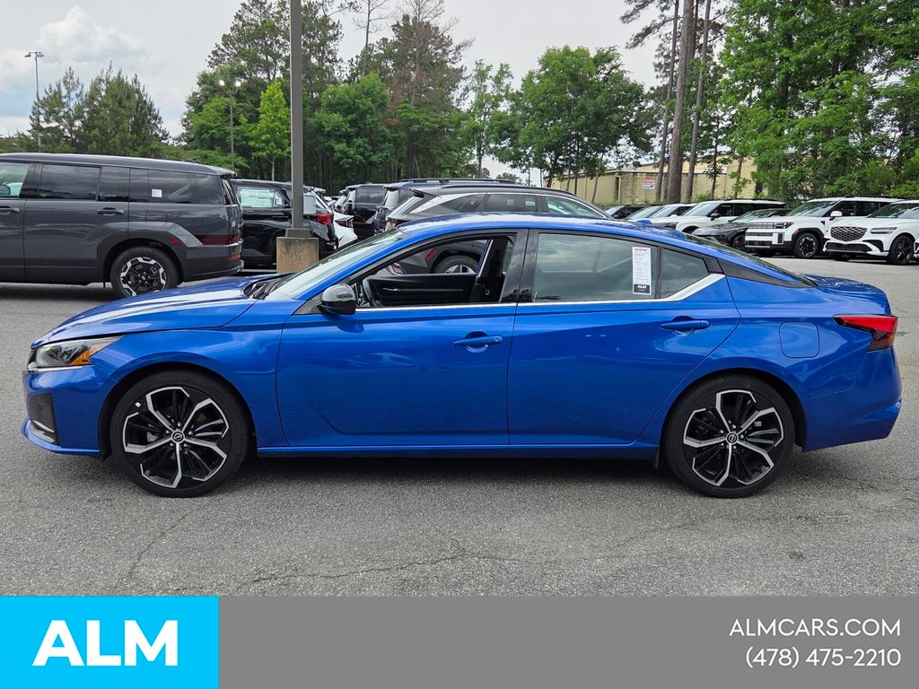 Used 2025 Blue Nissan 2.5 SR image 5