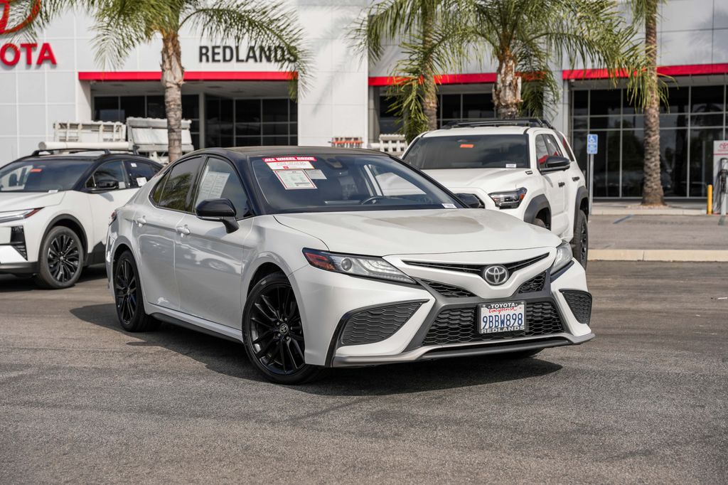 Wind Chill Pearl/Midnight Black Metallic 2022 Toyota Camry Sedan All-Wheel Drive 8-Speed Automatic