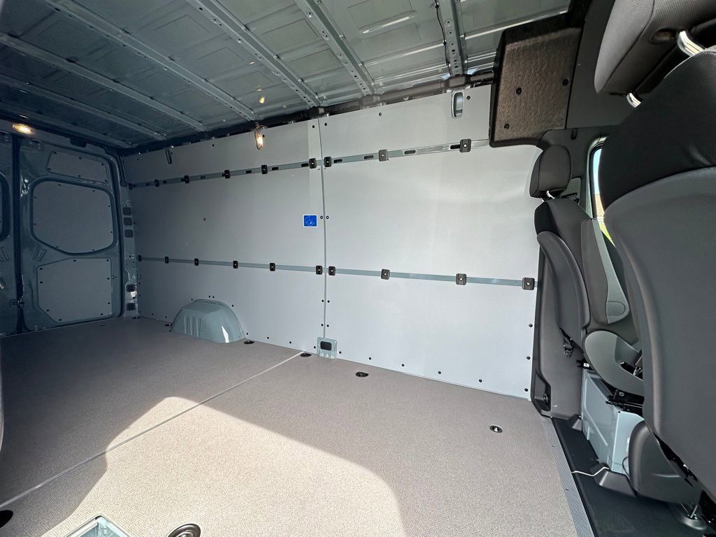 2024 Mercedes-Benz Sprinter 2500 Cargo 170 WB 25