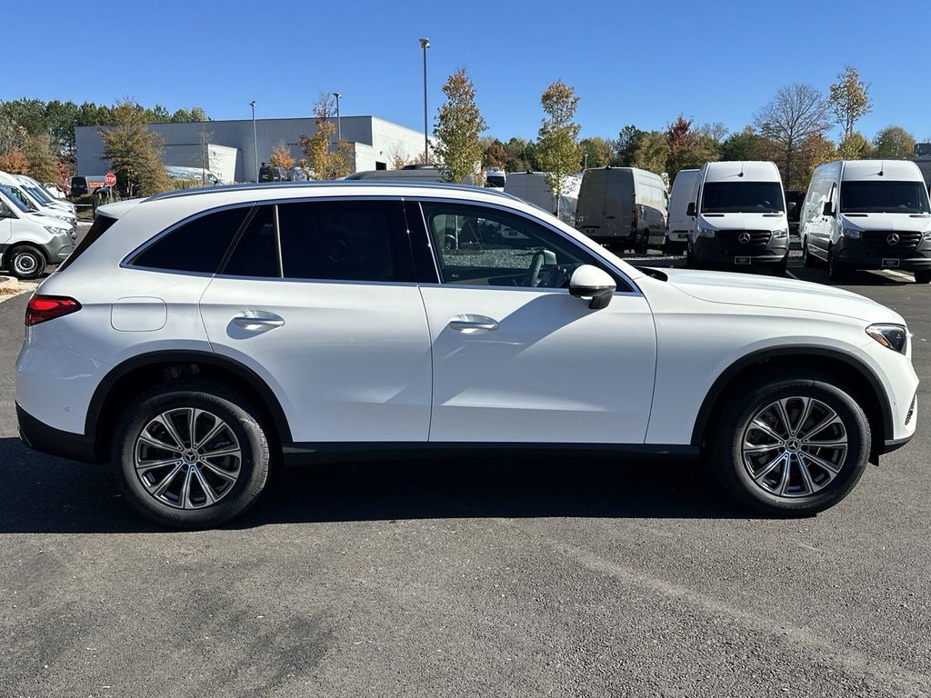 2025 Mercedes-Benz GLC GLC 300 9