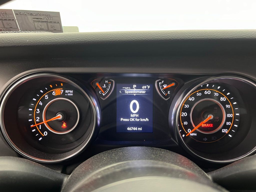 Thumbnail: 2022 Jeep Wrangler - 16