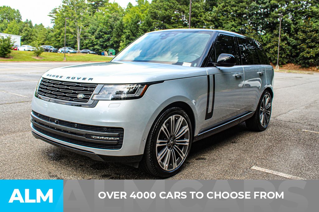 Used 2024 Silver Land Rover SE image 3
