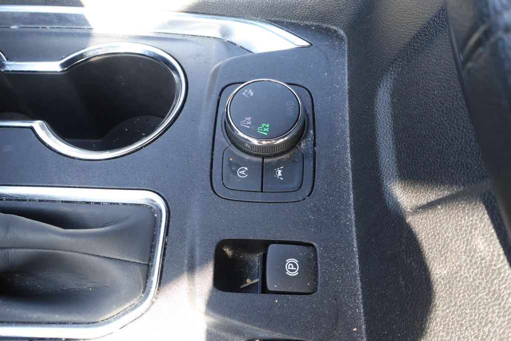 Thumbnail: 2023 Chevrolet Traverse - 26