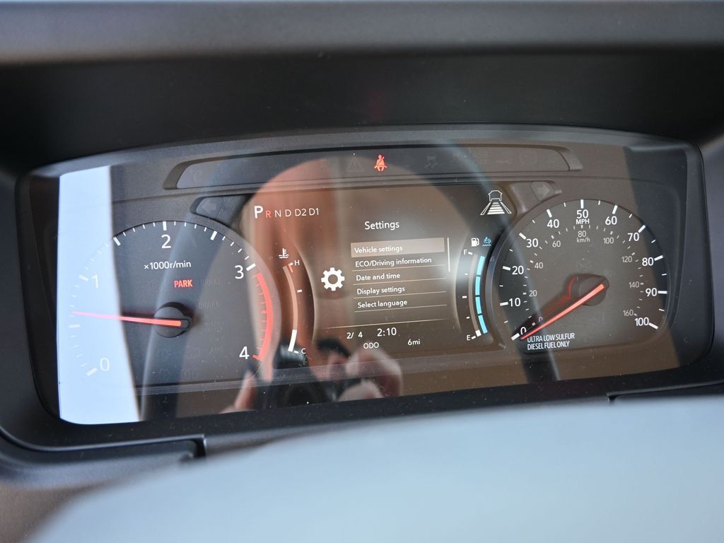 2025 Isuzu NRR 