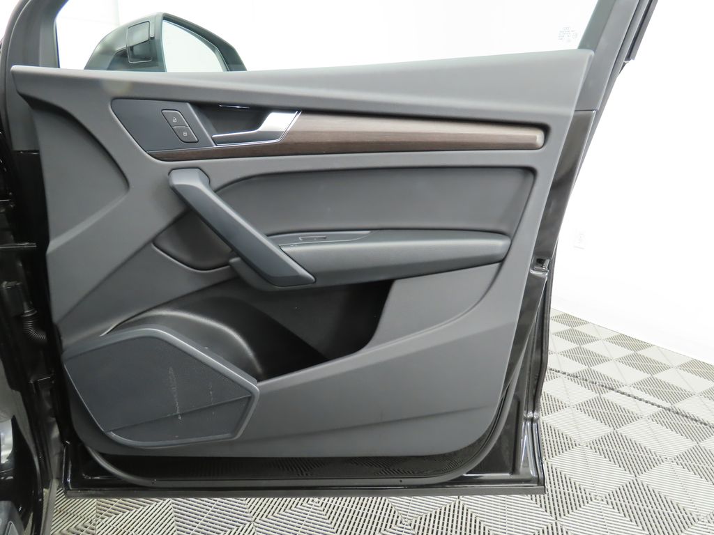 Thumbnail: 2023 Audi Q5 - 23