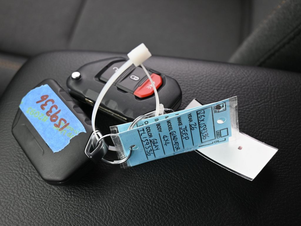 New 2026 Granite Crystal Metallic Clearcoat Jeep Sport image 17