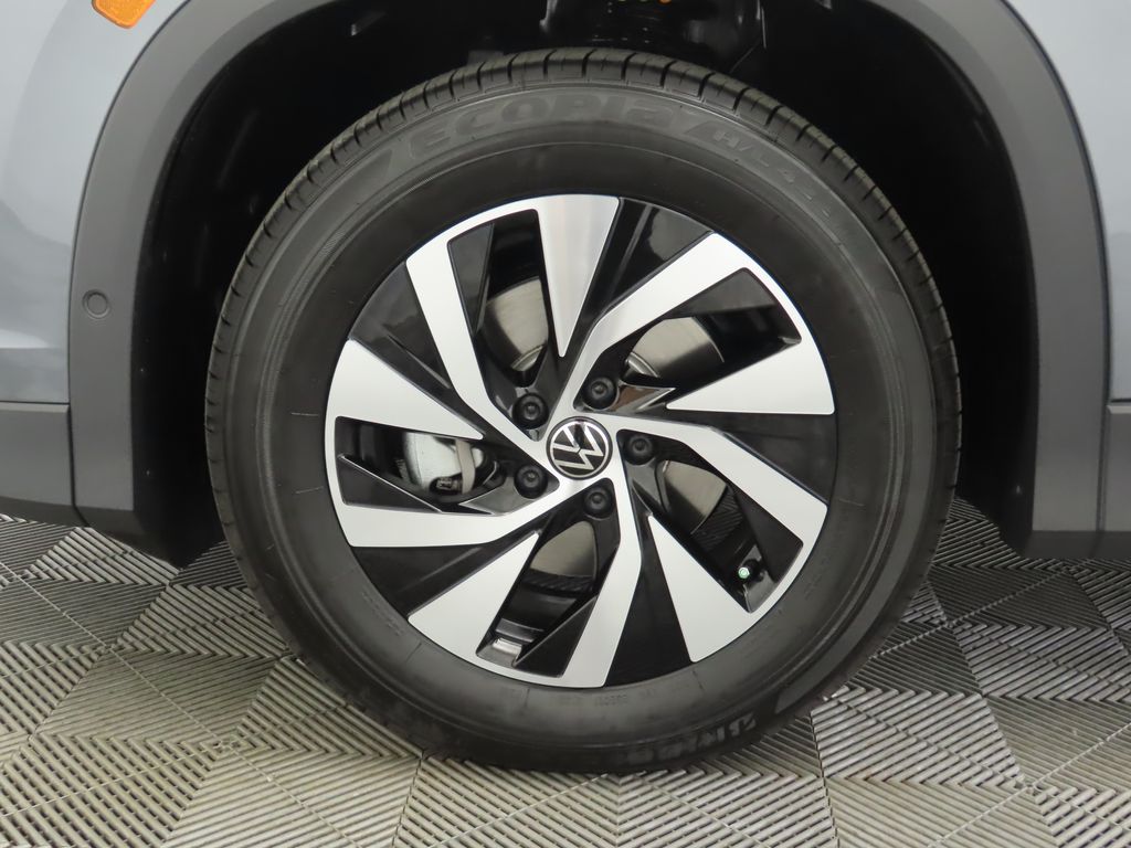 Thumbnail: 2025 Volkswagen Tiguan - 30