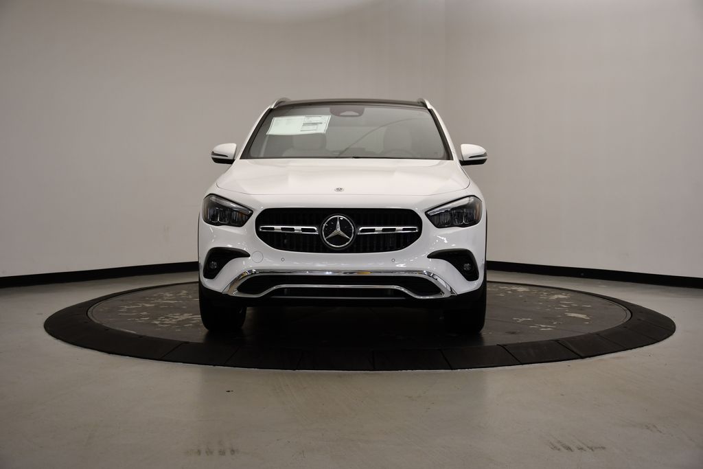 2025 Mercedes-Benz GLA 250 4MATIC 8