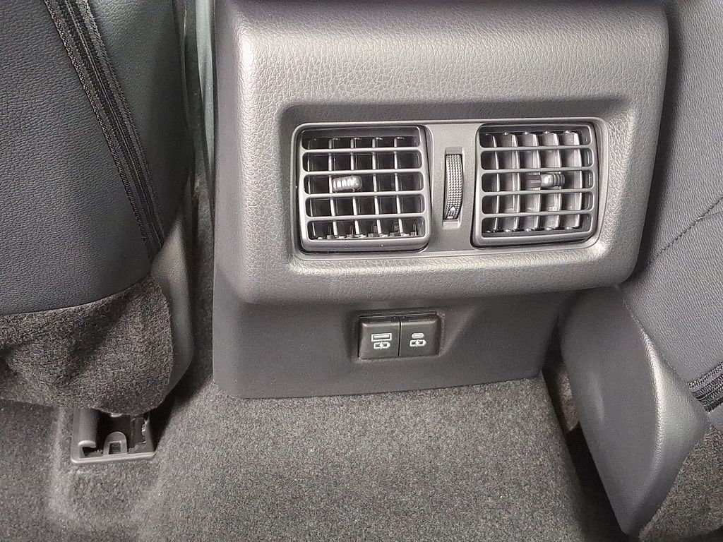 Thumbnail: 2025 Toyota Camry - 9