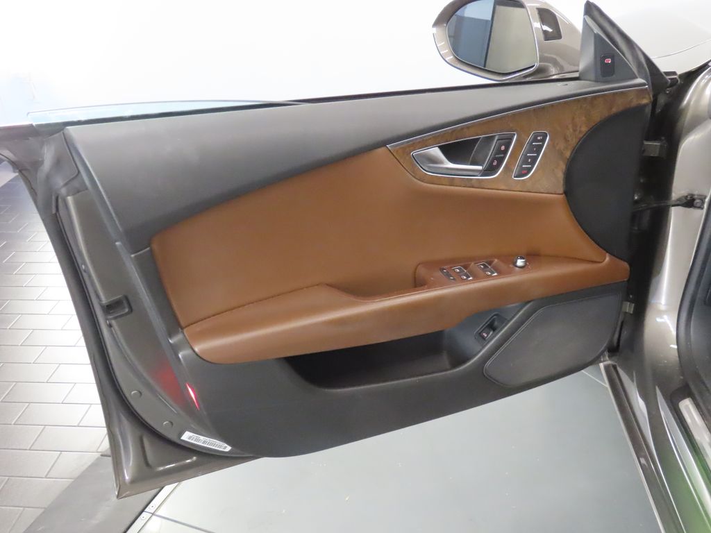 Thumbnail: 2012 Audi A7 - 32