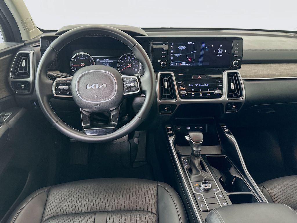 Thumbnail: 2023 Kia Sorento - 22