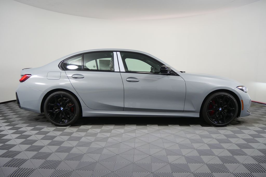 Thumbnail: 2026 BMW 3 Series - 2