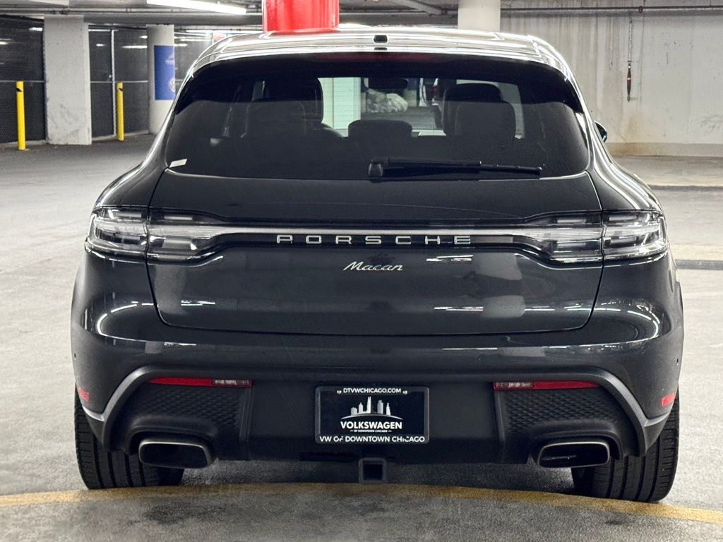 2022 Porsche Macan Base 32