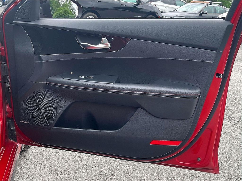 2021 Kia Forte — photo 26