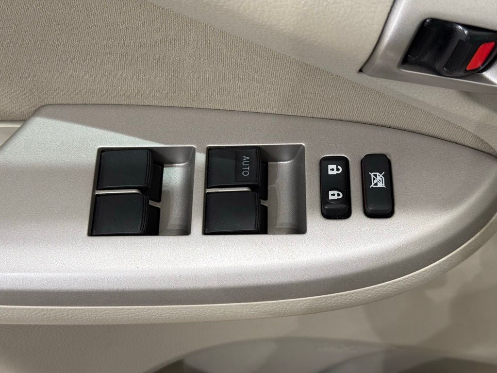 Thumbnail: 2013 Toyota Corolla - 14