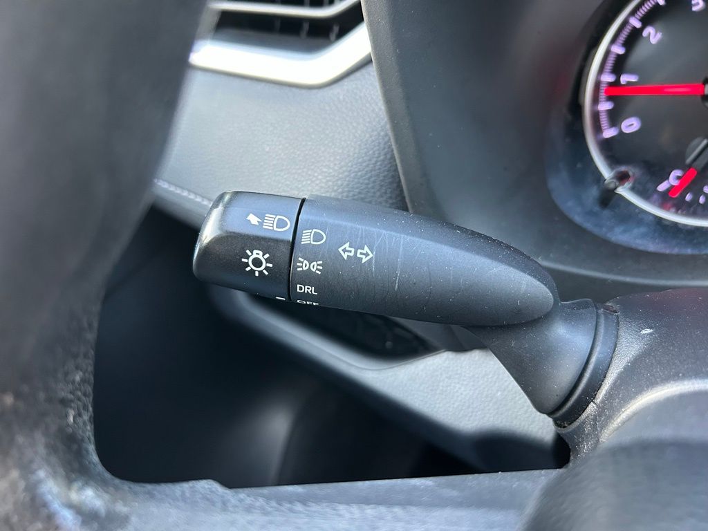 2019 Toyota RAV4 LE 21