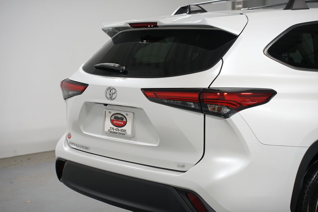 Thumbnail: 2023 Toyota Highlander - 9