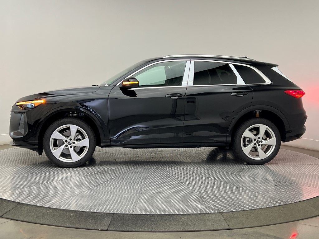 Thumbnail: 2025 Audi Q5 - 3