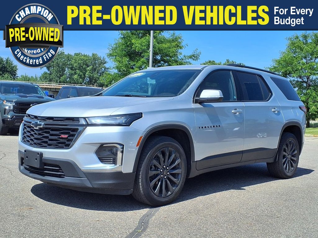 Silver Ice Metallic 2022 Chevrolet Traverse SUV / Crossover Four-Wheel Drive 9-Speed Automatic