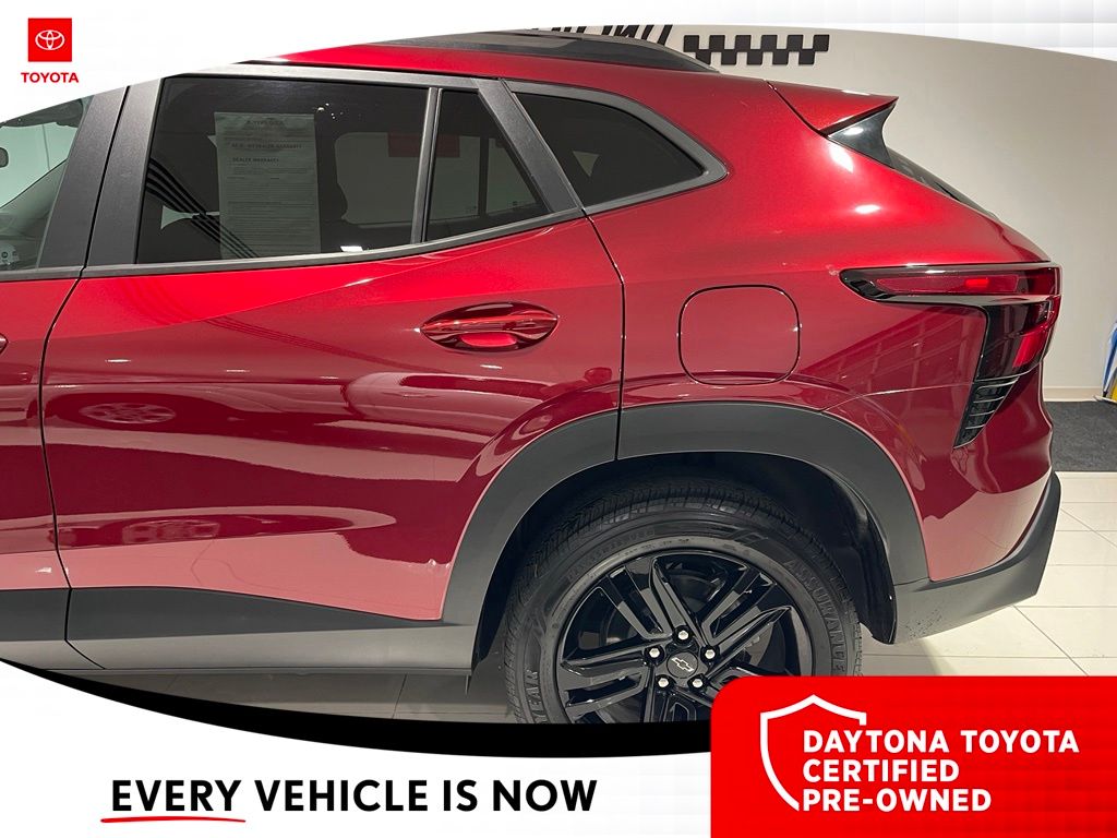 Used 2024 Chevrolet Trax SUV