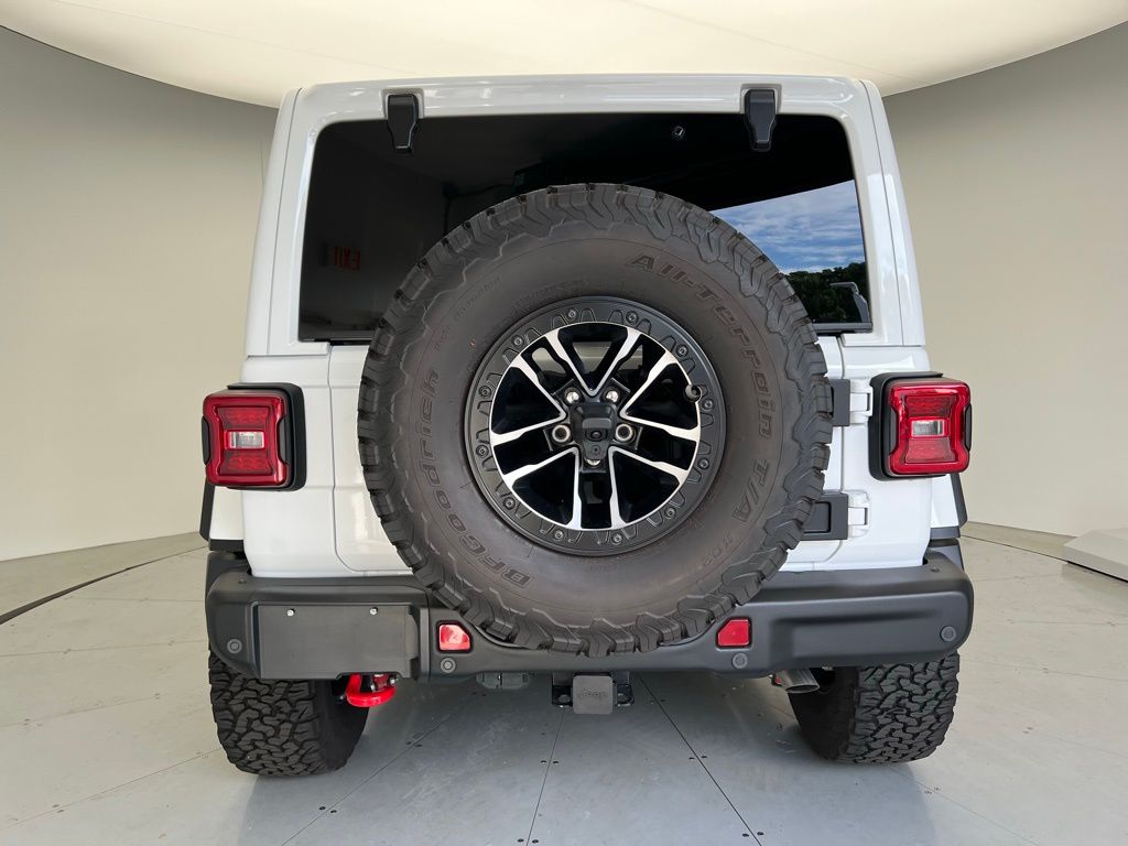 Thumbnail: 2024 Jeep Wrangler - 22