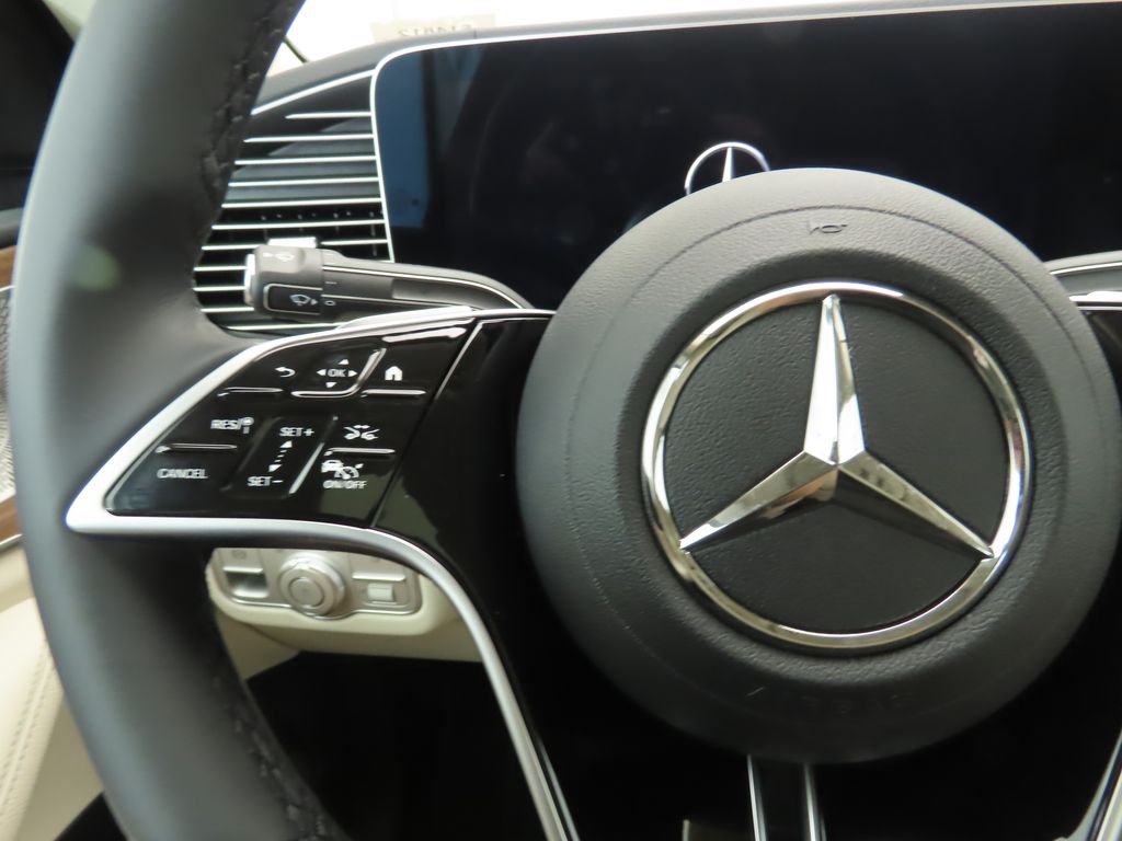 Thumbnail: 2026 Mercedes-Benz GLE - 11