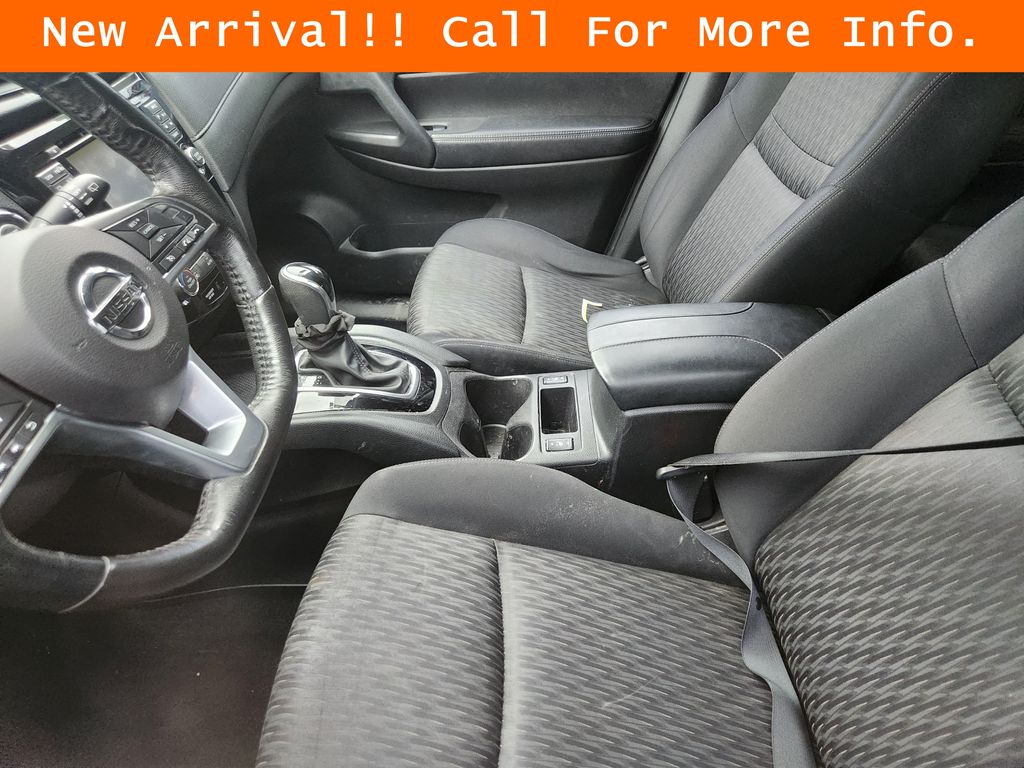 2017 Nissan Rogue SV - Photo 11