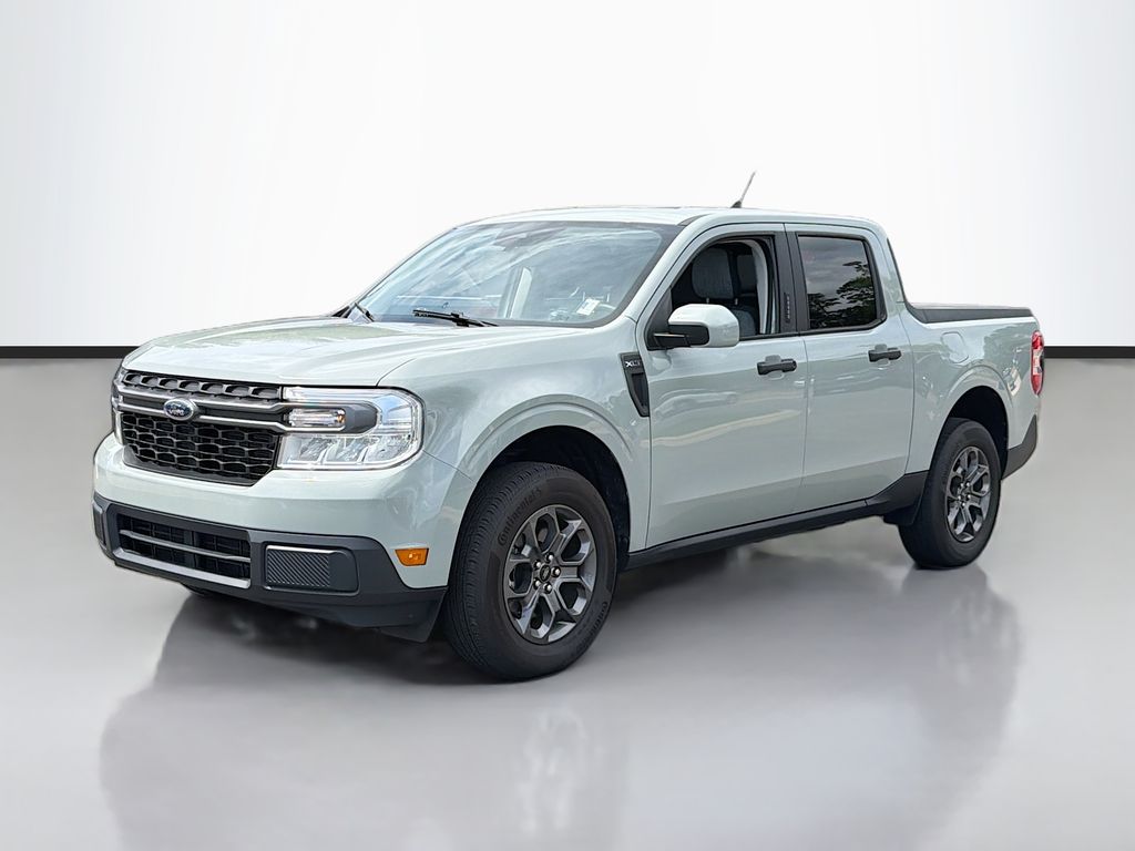 Used 2023 Green Ford XLT image 2