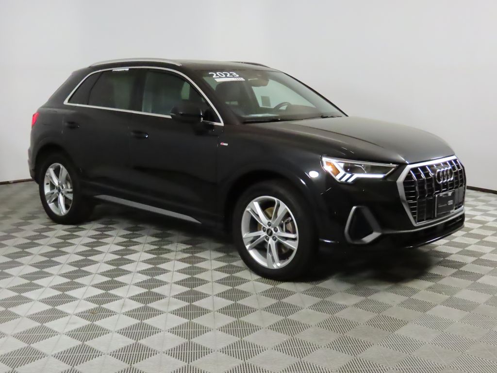 Thumbnail: 2023 Audi Q3 - 7