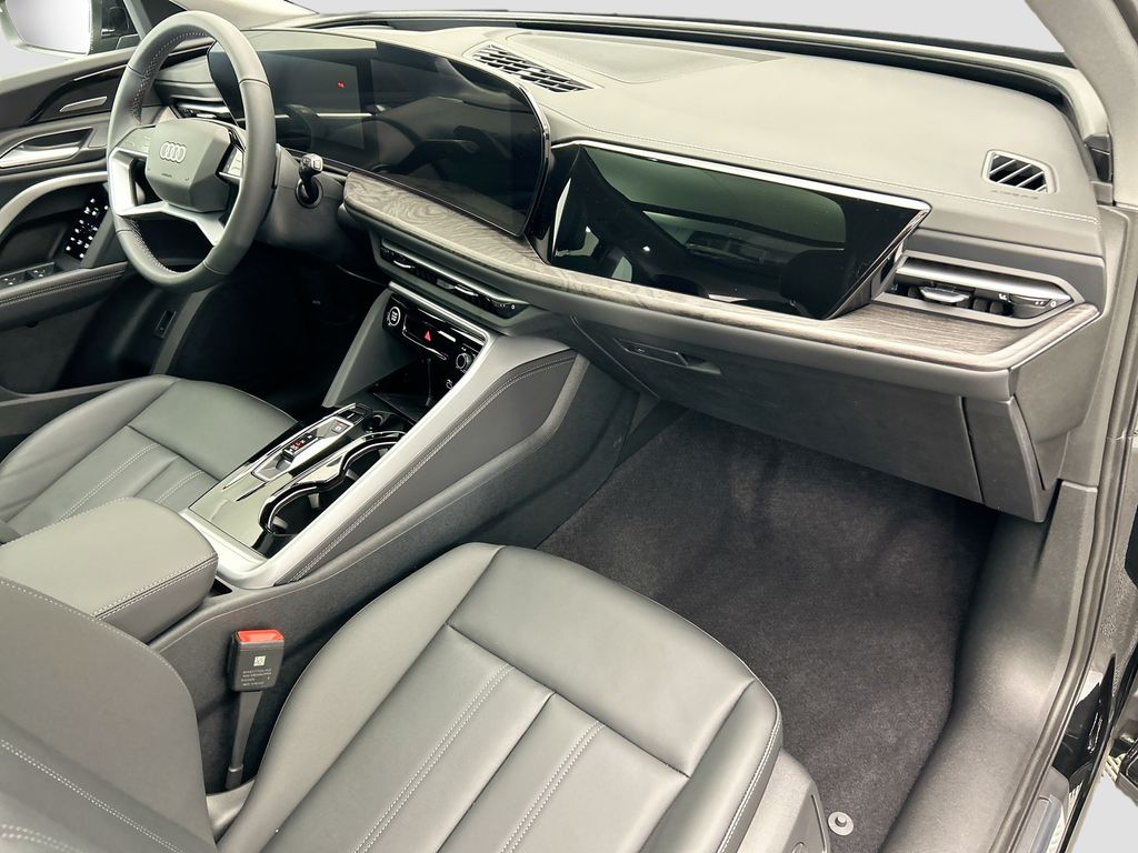 Thumbnail: 2025 Audi Q5 - 16