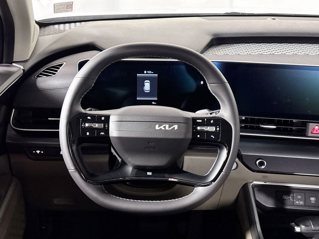 2027 Kia Carnival LX