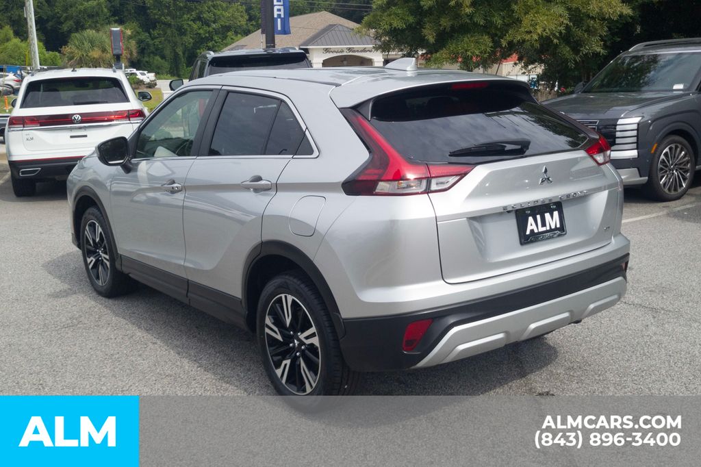 Used 2024 Blue Mitsubishi SE image 10