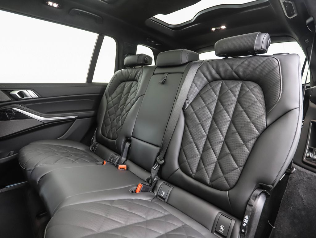 Thumbnail: 2026 BMW X7 - 24
