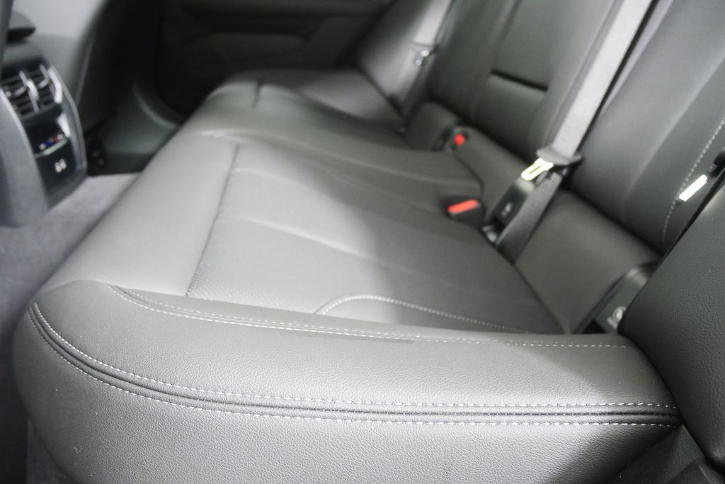 Thumbnail: 2025 BMW 4 Series - 15